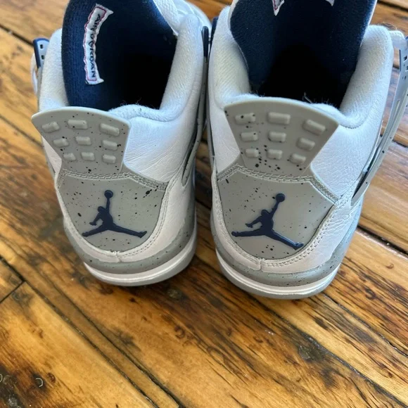 Size 5.5 Air Jordan 4 Retros, Amazing condition, Box, Barely worn. - Picture 7 of 8